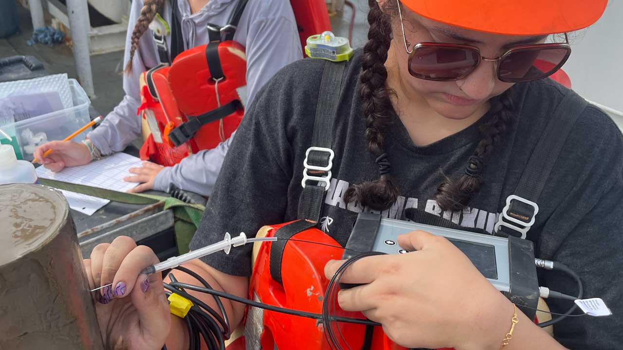 recording oxygen level in mud